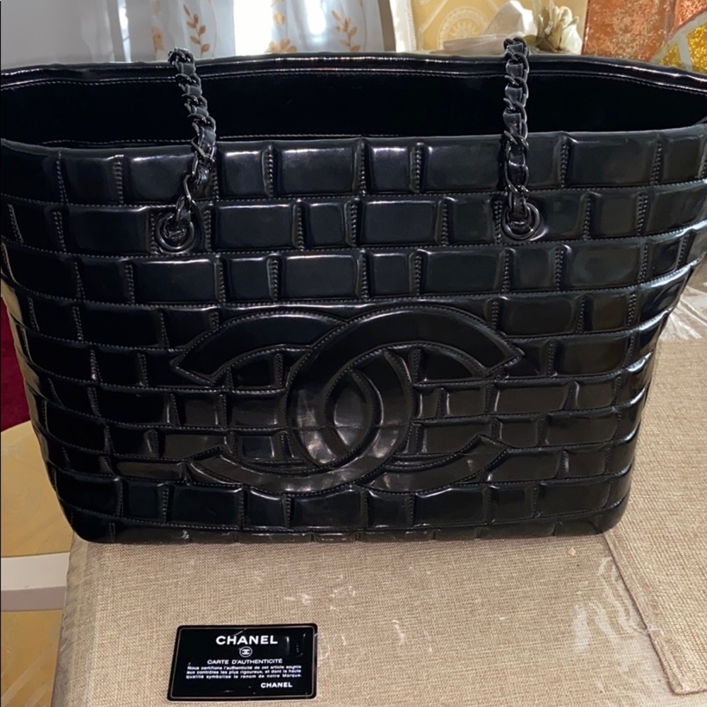 100% Authentic Chanel patent leather tote bag